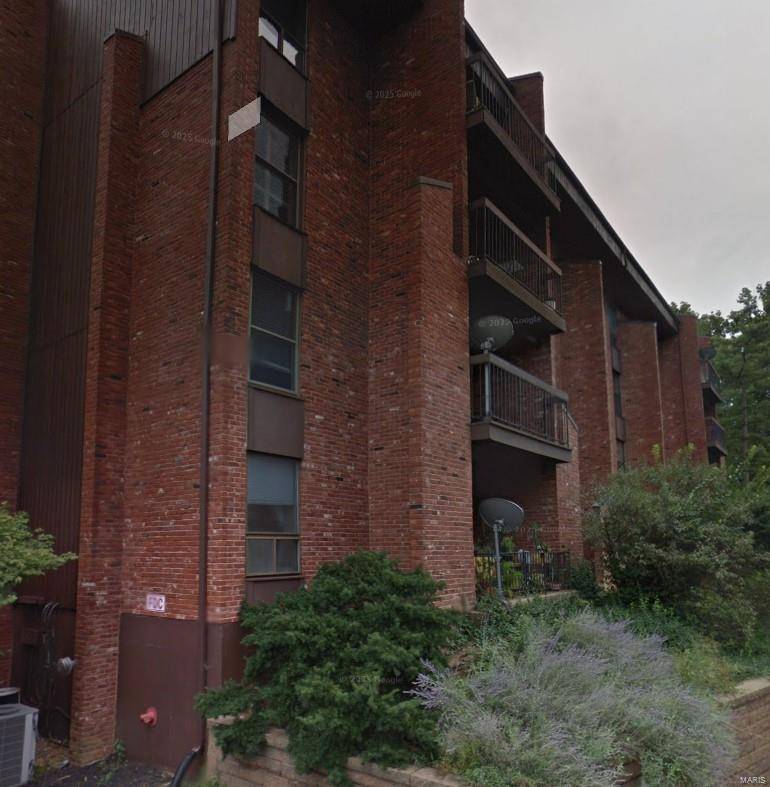 514 Coeur De Royale DR #202, St Louis, MO 63141