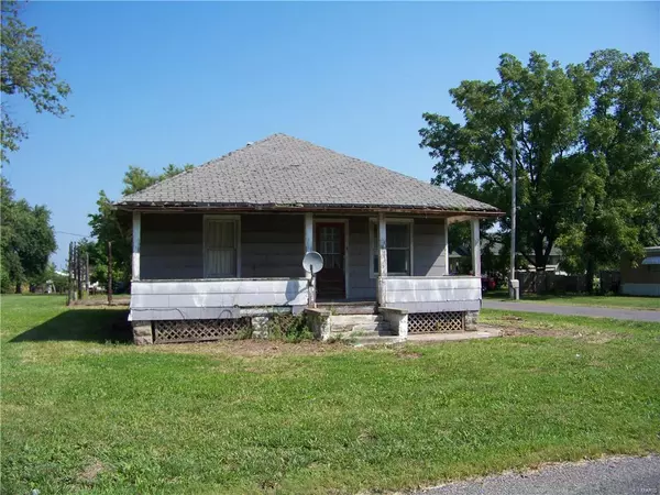 250 Loveless AVE, Carlinville, IL 62626