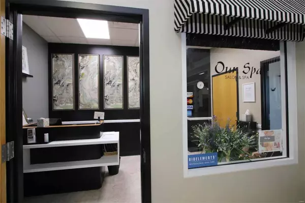 Glen Carbon, IL 62034,4 Cougar DR