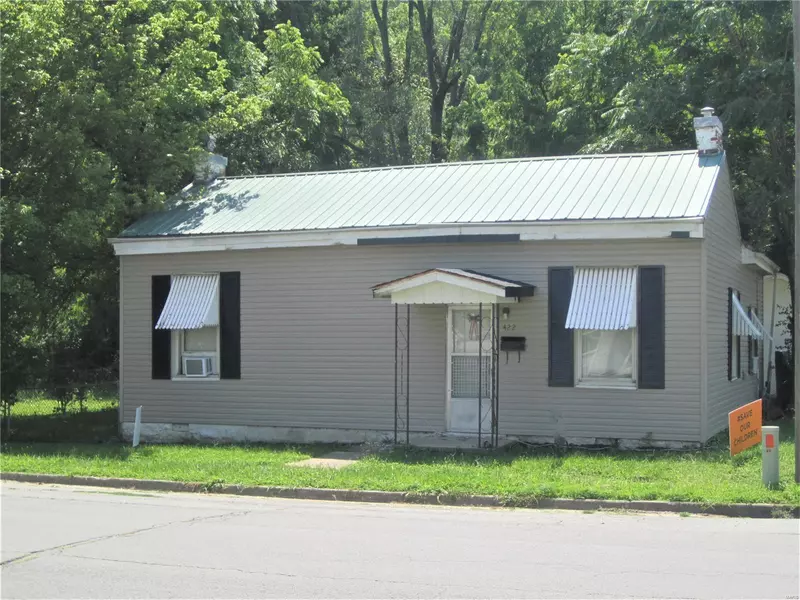 422 N 7th ST, Louisiana, MO 63353