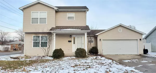 East Alton, IL 62024,332 Washington AVE