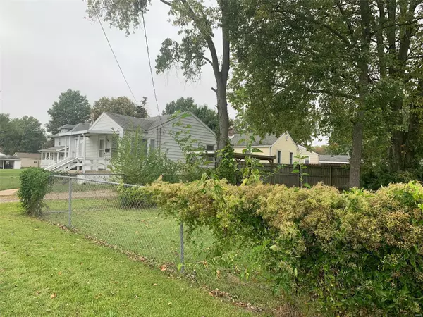 Belleville, IL 62221,1611 E B ST