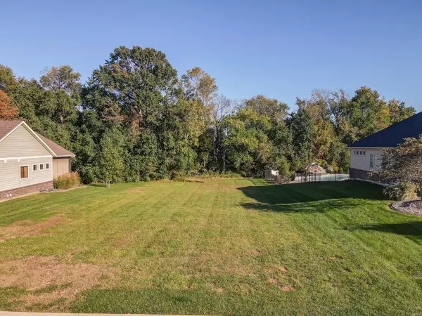 3833 N Arbor Lake, Edwardsville, IL 62025