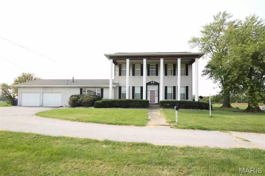 4204 Frank Scott Parkway West, Belleville, IL 62223