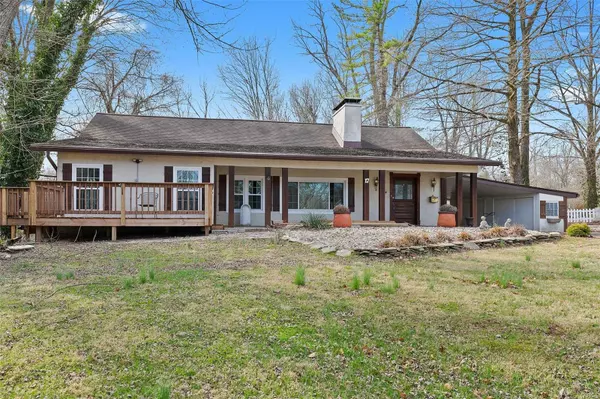 17 Commodore DR, Belleville, IL 62223