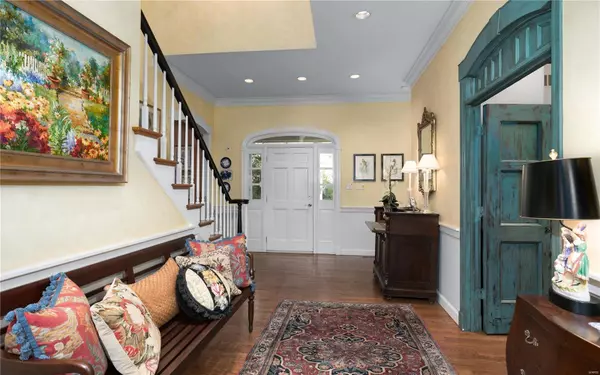 Ladue, MO 63124,1 Conway Woods LN