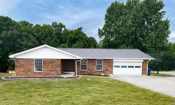 1701 Belleau Creek RD, St Peters, MO 63366