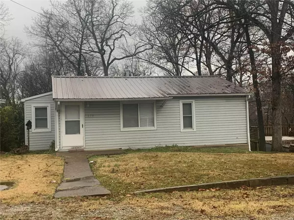 910 Oakwood DR, Poplar Bluff, MO 63901