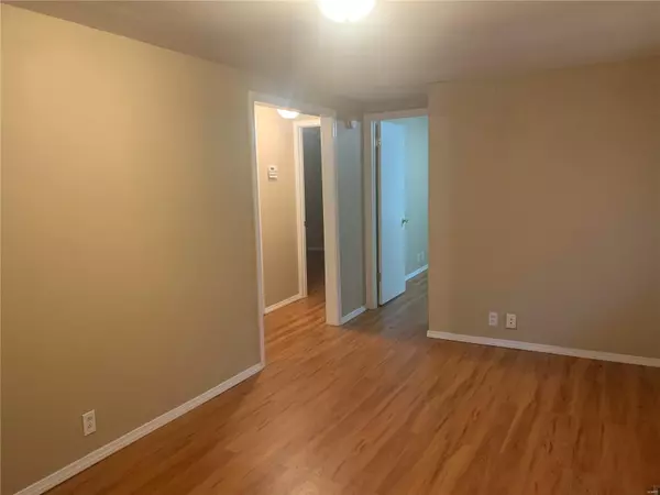 Poplar Bluff, MO 63901,910 Oakwood DR