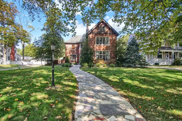 Edwardsville, IL 62025,743 Saint Louis ST