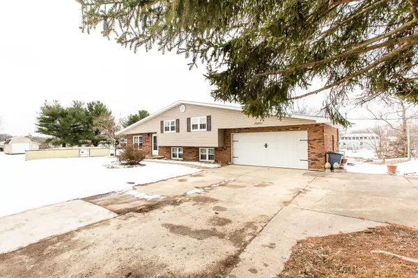 16461 Pine Hurst, Brighton, IL 62012