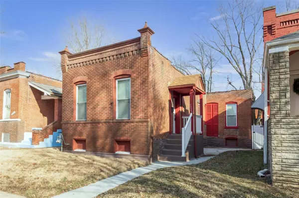 3926 Virginia AVE, St Louis, MO 63118
