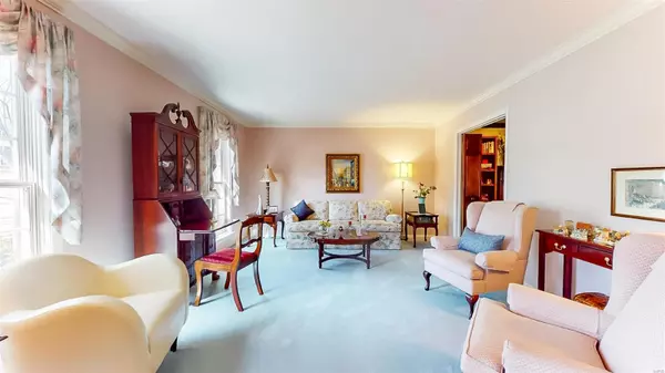 Crestwood, MO 63123,8932 Burntoak Dr.