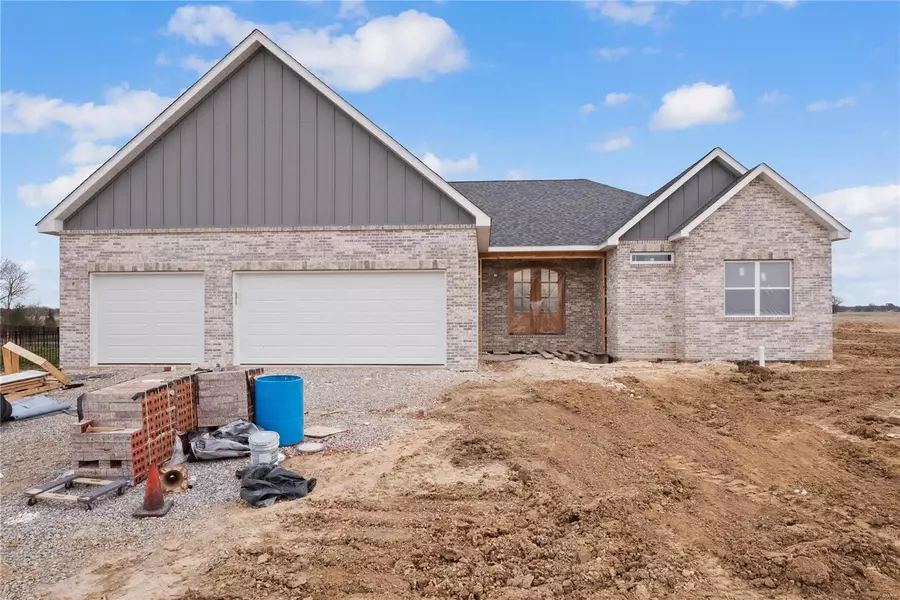 1004 Torrey LN, Freeburg, IL 62243