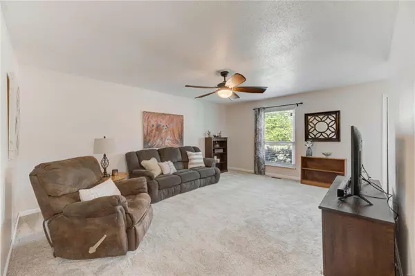 Maryland Heights, MO 63043,12255 Creve Coeur Ridge CT