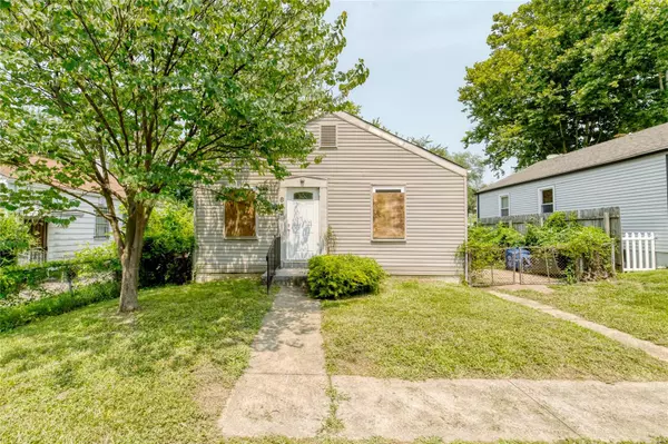 853 Nassau DR, St Louis, MO 63147