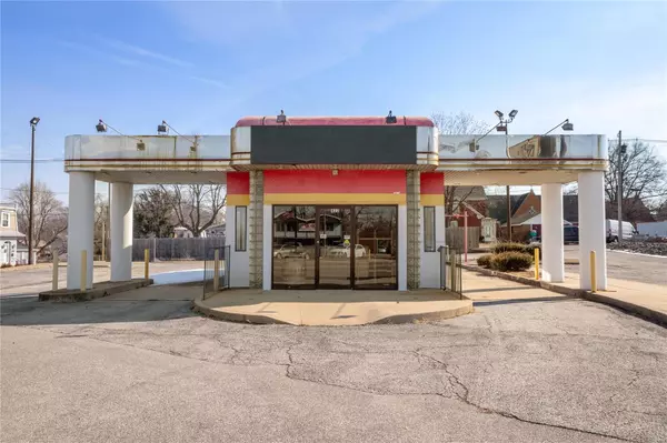 422 N Illinois, Belleville, IL 62220