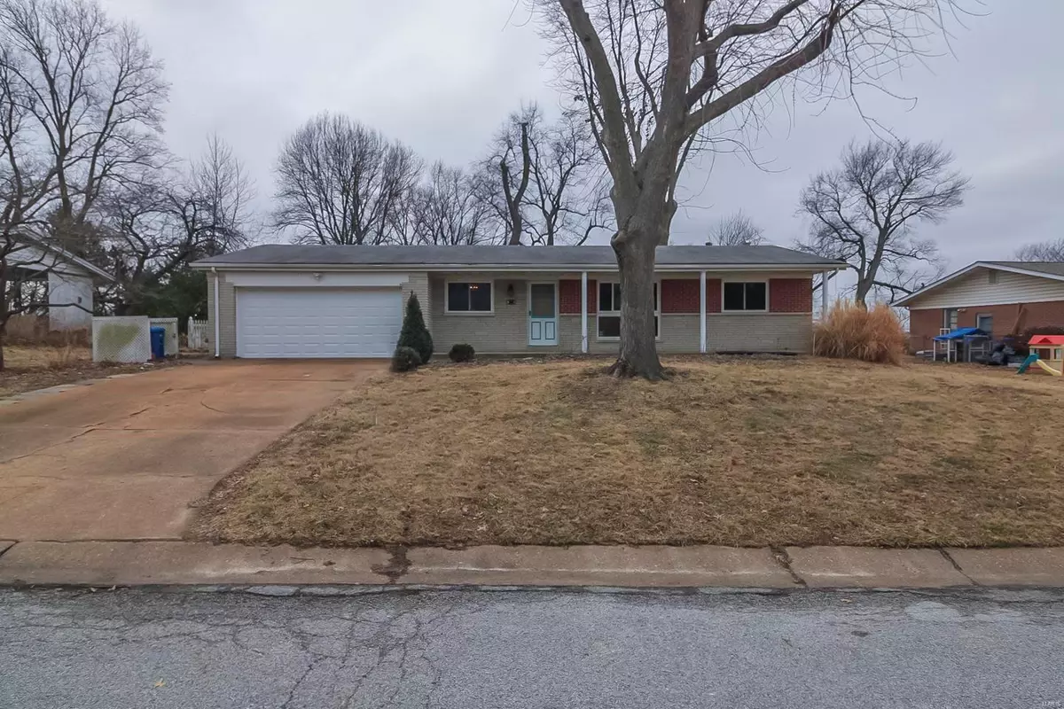 Hazelwood, MO 63042,8824 Heather