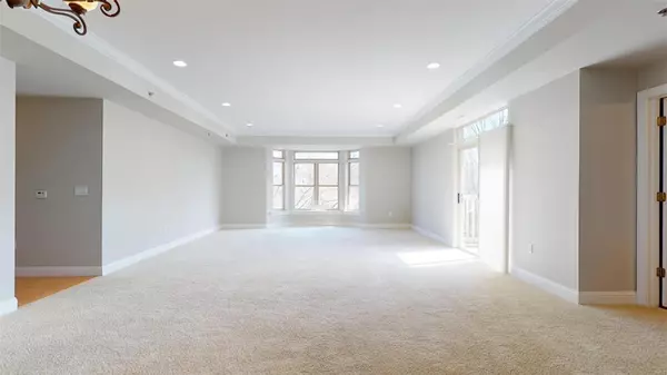 St Louis, MO 63130,540 North And South #402