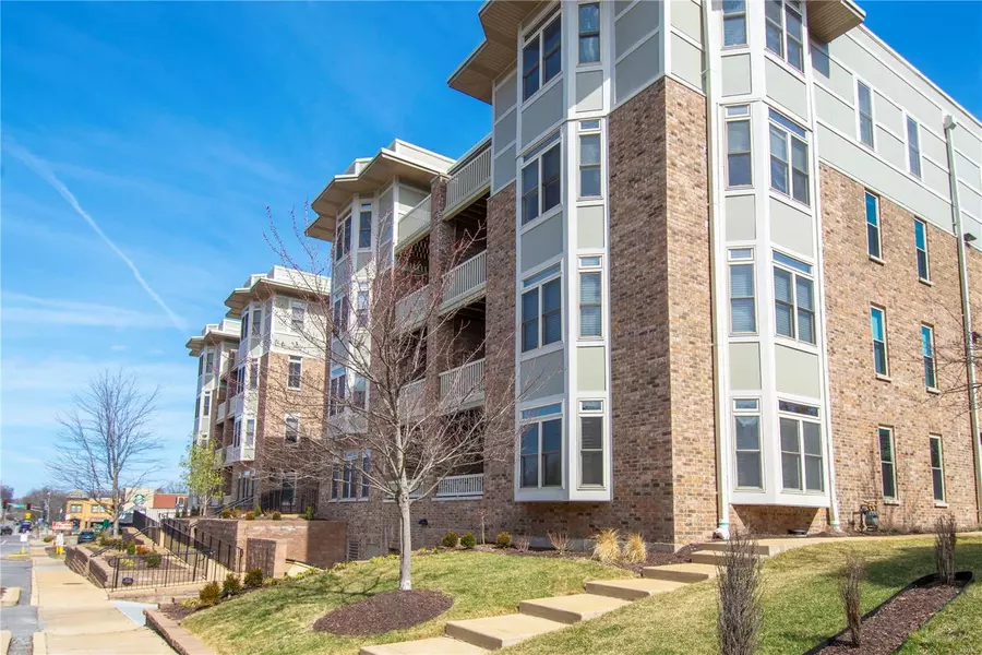 540 North And South #402, St Louis, MO 63130