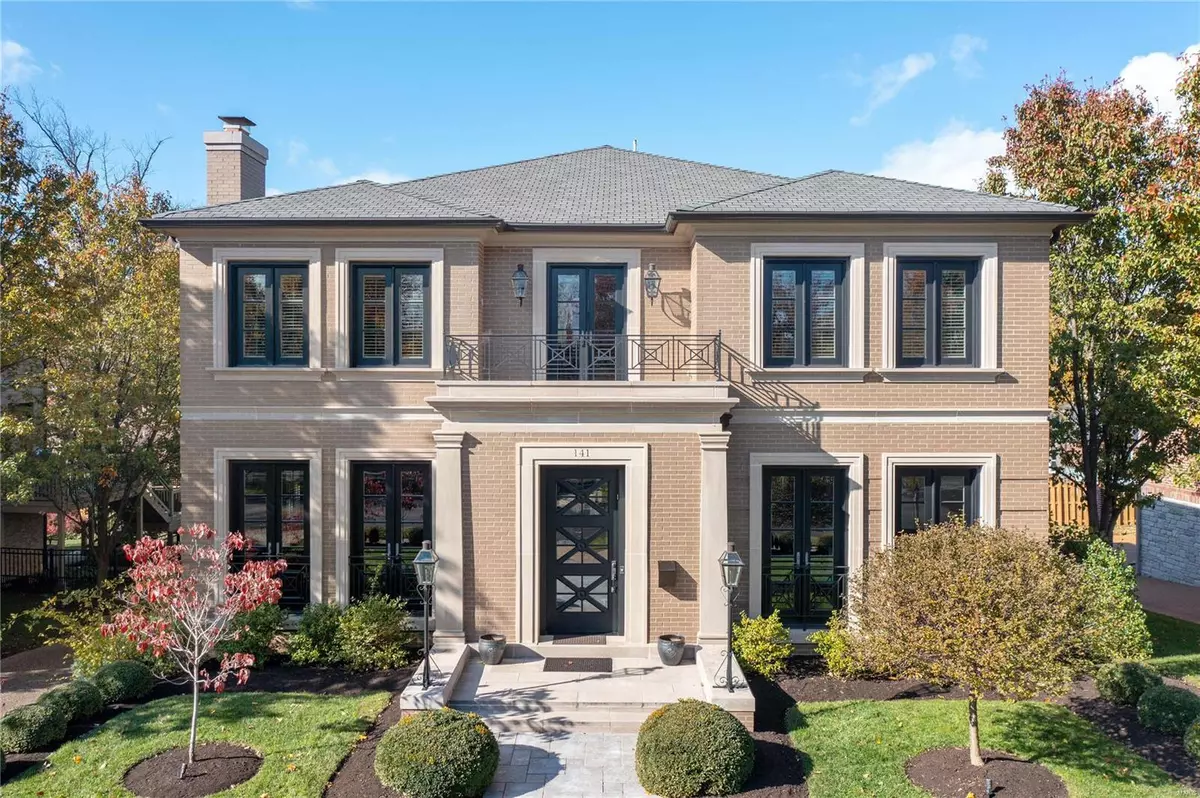 St Louis, MO 63105,141 N Forsyth