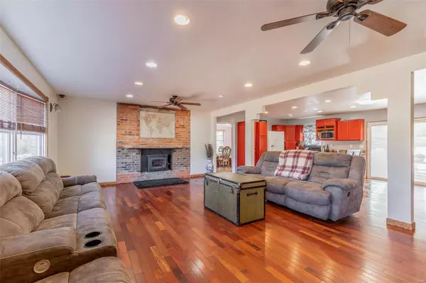 Poplar Bluff, MO 63901,1210 Hickory ST