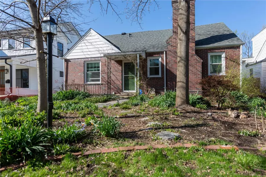 439 Julian PL, St Louis, MO 63122