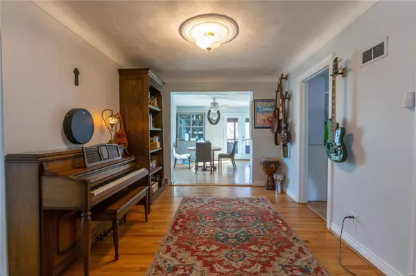 St Louis, MO 63122,439 Julian PL