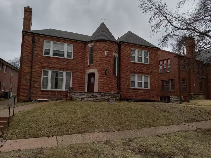 3939 Canterbury Dr., Normandy, MO 63121