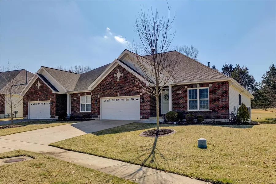 2452 Golden Bear Way, Wentzville, MO 63385