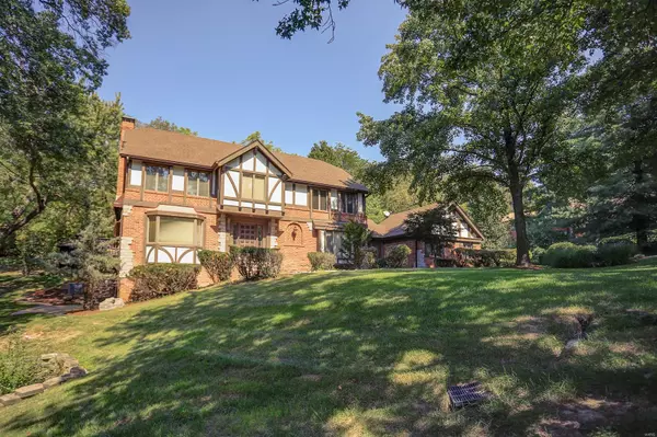 St Louis, MO 63141,13523 Ladue Farm RD