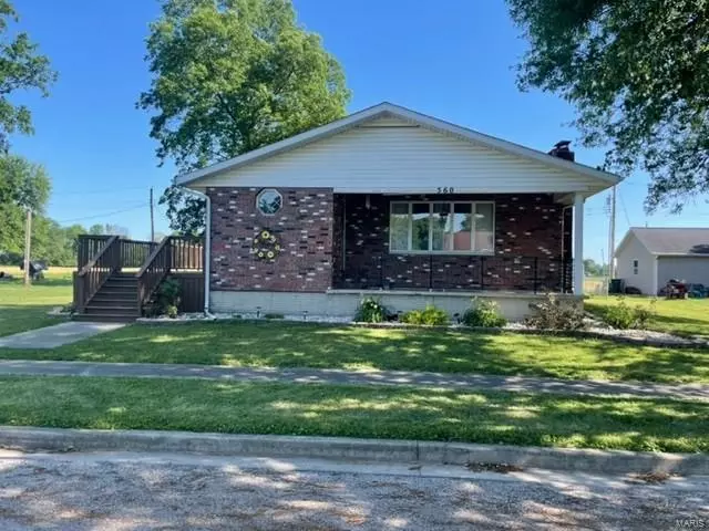 560 W 4th ST, Beckemeyer, IL 62219