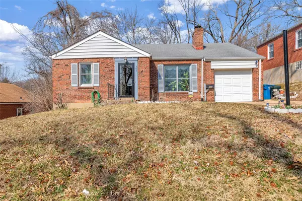 205 Moundale DR,  Ferguson,  MO 63135