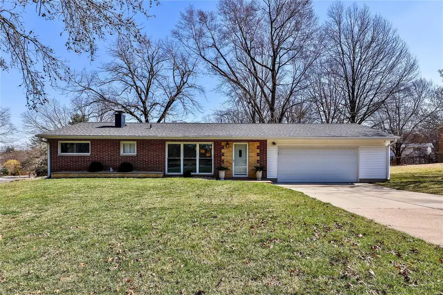 22 Country Squire LN, St Louis, MO 63146