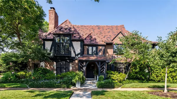 Clayton, MO 63105,911 Glen Ridge AVE