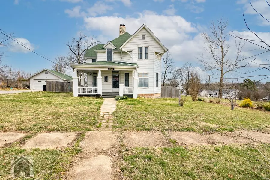 208 E National AVE, Richland, MO 65556