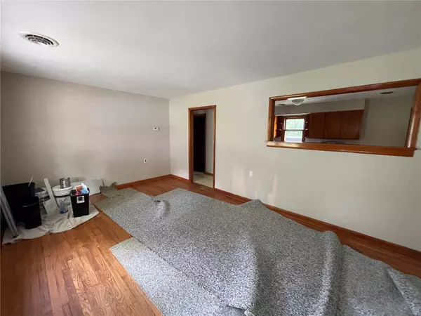 Bowling Green, MO 63334,407 E Champ Clark DR