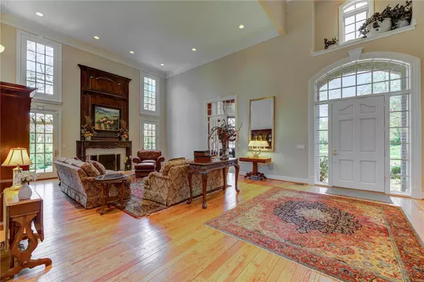 Frontenac, MO 63131,3 Ballantrae CT