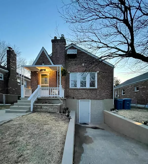 Unincorporated, MO 63123,9335 Mackenzie RD