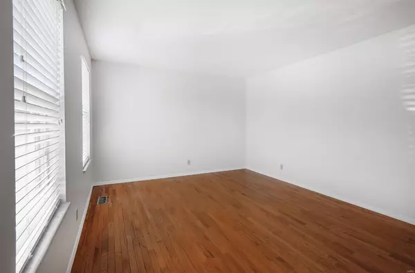 Manchester, MO 63021,909 Queensbridge RD