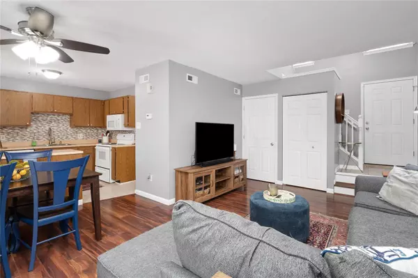 St Peters, MO 63376,722 Sugar Glen DR #1