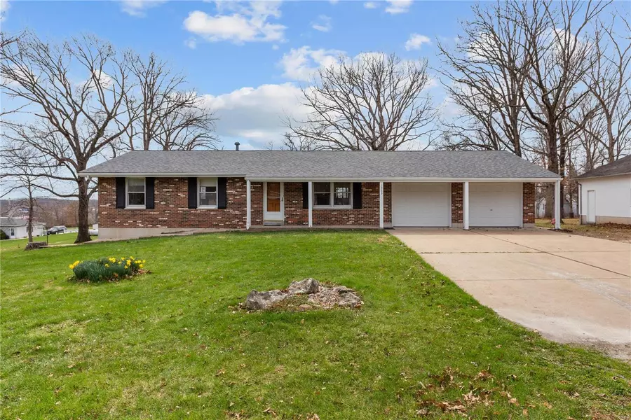 1960 Hill DR, Wentzville, MO 63385