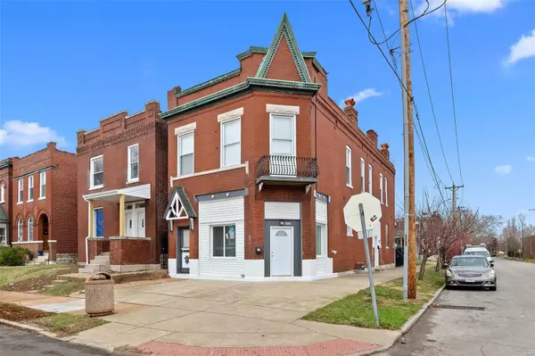3458 Chippewa ST, St Louis, MO 63118