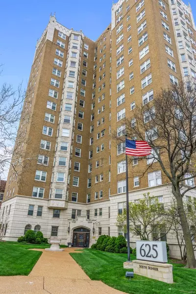 625 S Skinker BLVD #703, St Louis, MO 63105