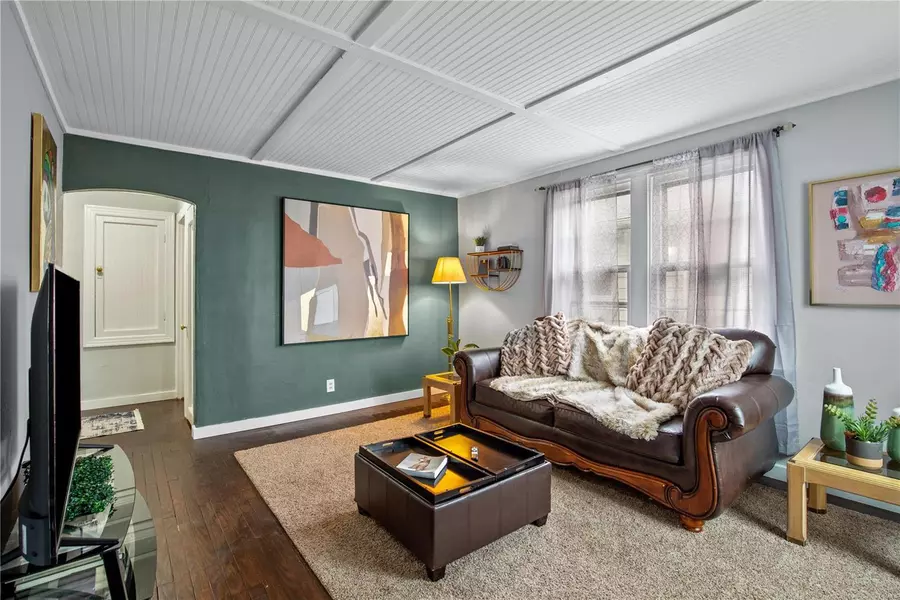 2746 Hermitage AVE, St Louis, MO 63143