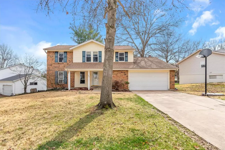 270 Oak Path DR, Ballwin, MO 63011