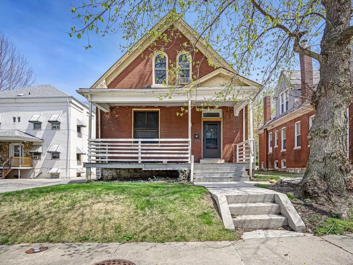 Belleville, IL 62220,312 N 2nd ST