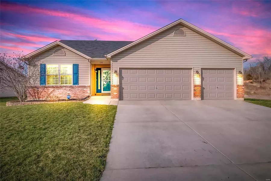 1135 Jaxson DR, Foristell, MO 63348
