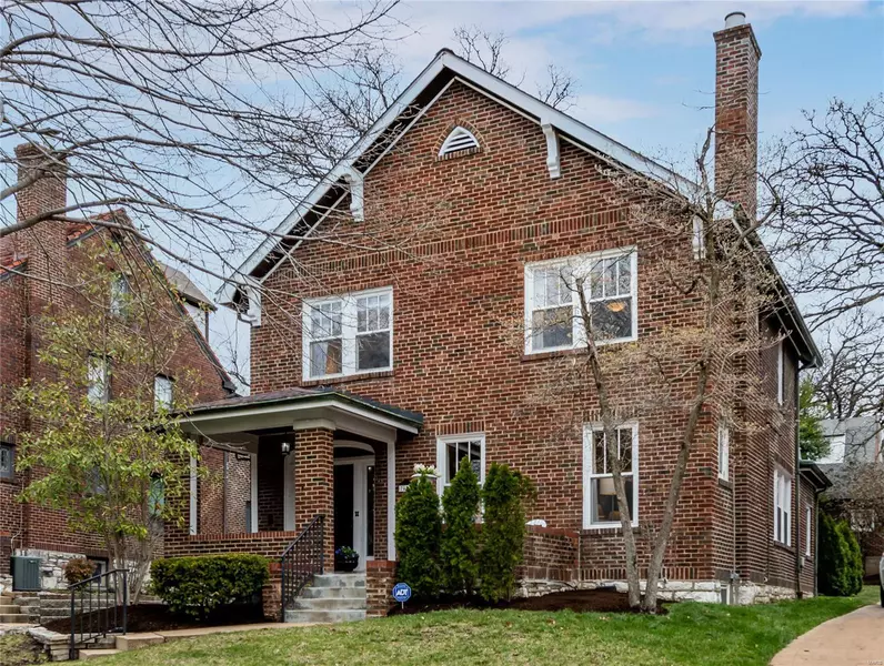 7479 Kingsbury BLVD, University City, MO 63130