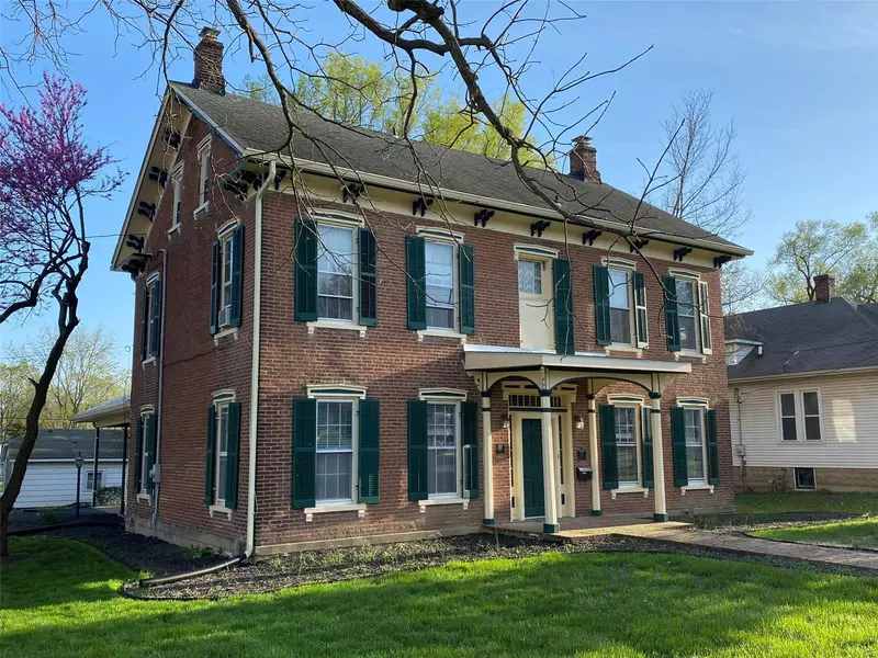 322 E Main ST, Greenville, IL 62246